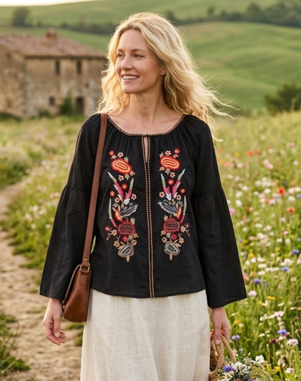Solitaire Black Floral Embroidered Boho Peasant Blouse Wide Raglan Sleeve M